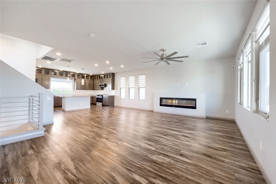 8011 Haywood Estate Avenue Las Vegas NV 89113