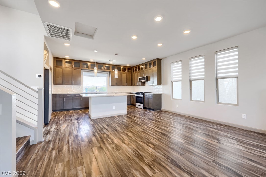 8011 Haywood Estate Avenue Las Vegas NV 89113