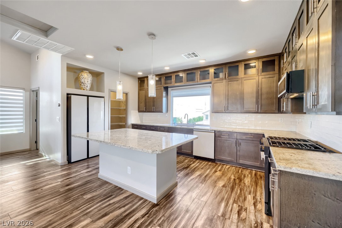 8011 Haywood Estate Avenue Las Vegas NV 89113