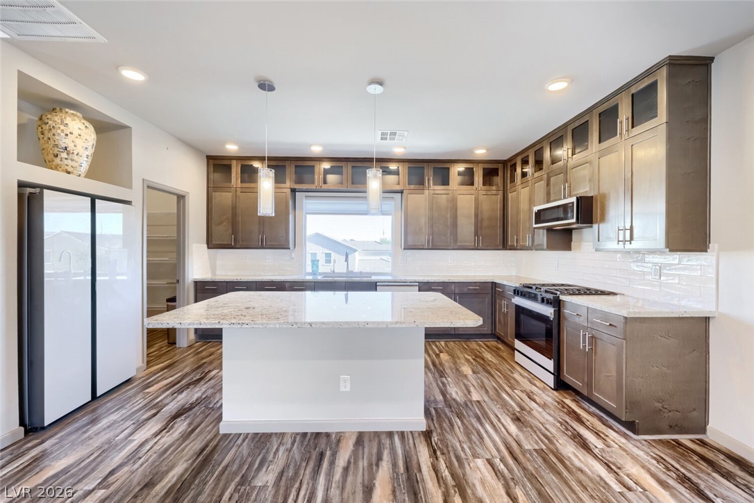8011 Haywood Estate Avenue Las Vegas NV 89113