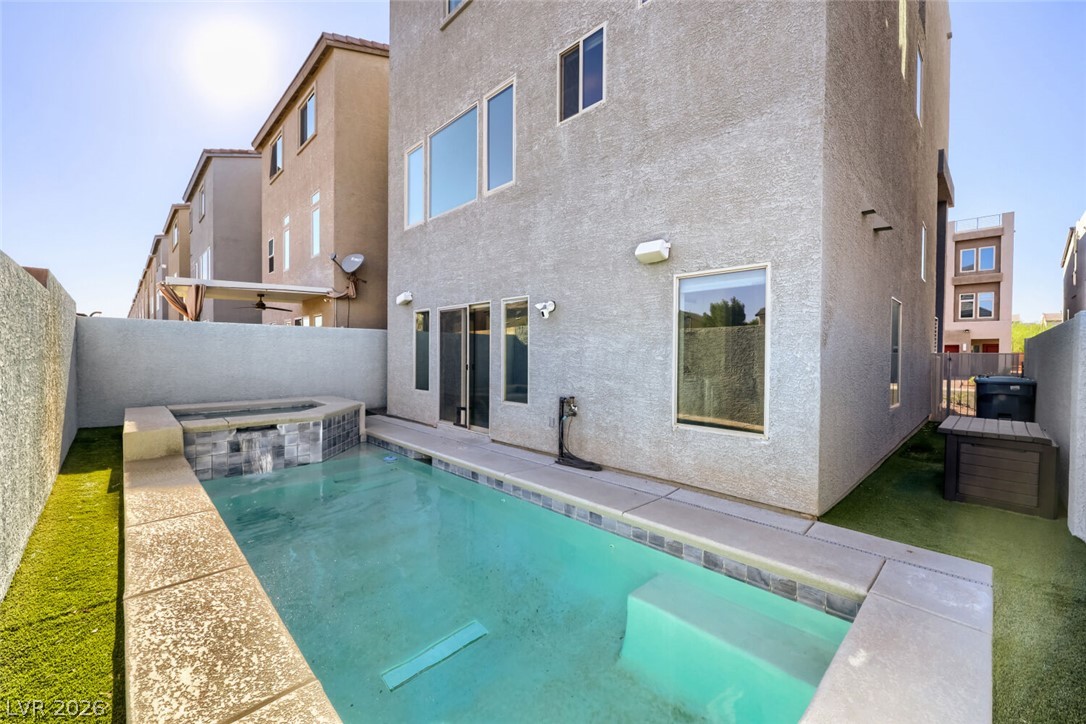 8011 Haywood Estate Avenue Las Vegas NV 89113
