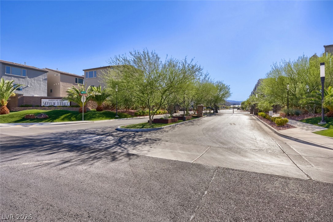 8011 Haywood Estate Avenue Las Vegas NV 89113