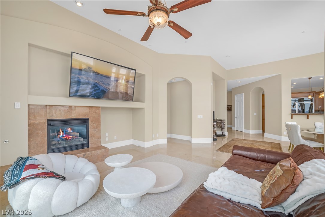32 Cerchio Basso Henderson NV 89011