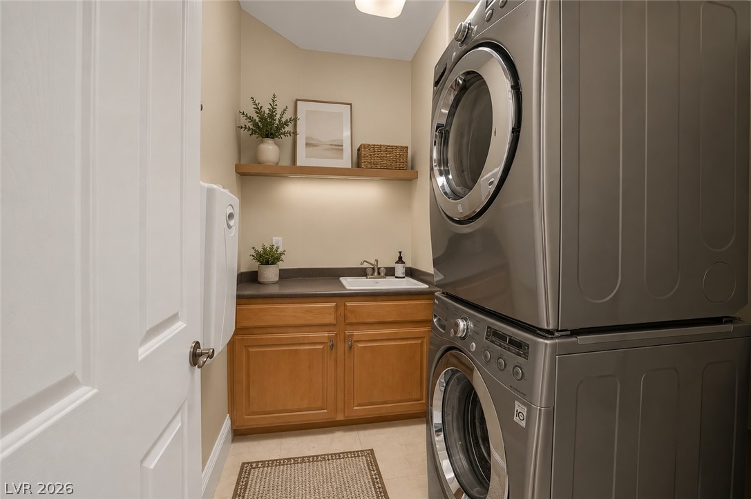 32 Cerchio Basso Henderson NV 89011