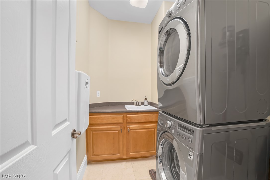 32 Cerchio Basso Henderson NV 89011