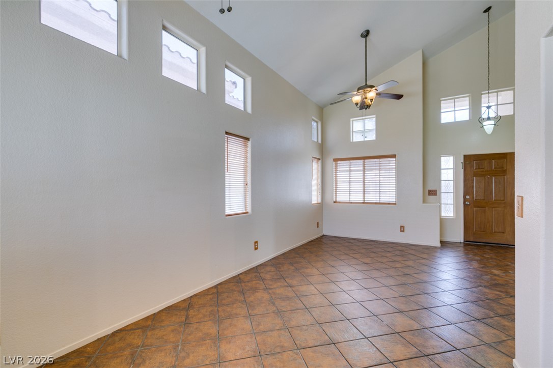 6804 White Lakes Avenue Las Vegas NV 89130