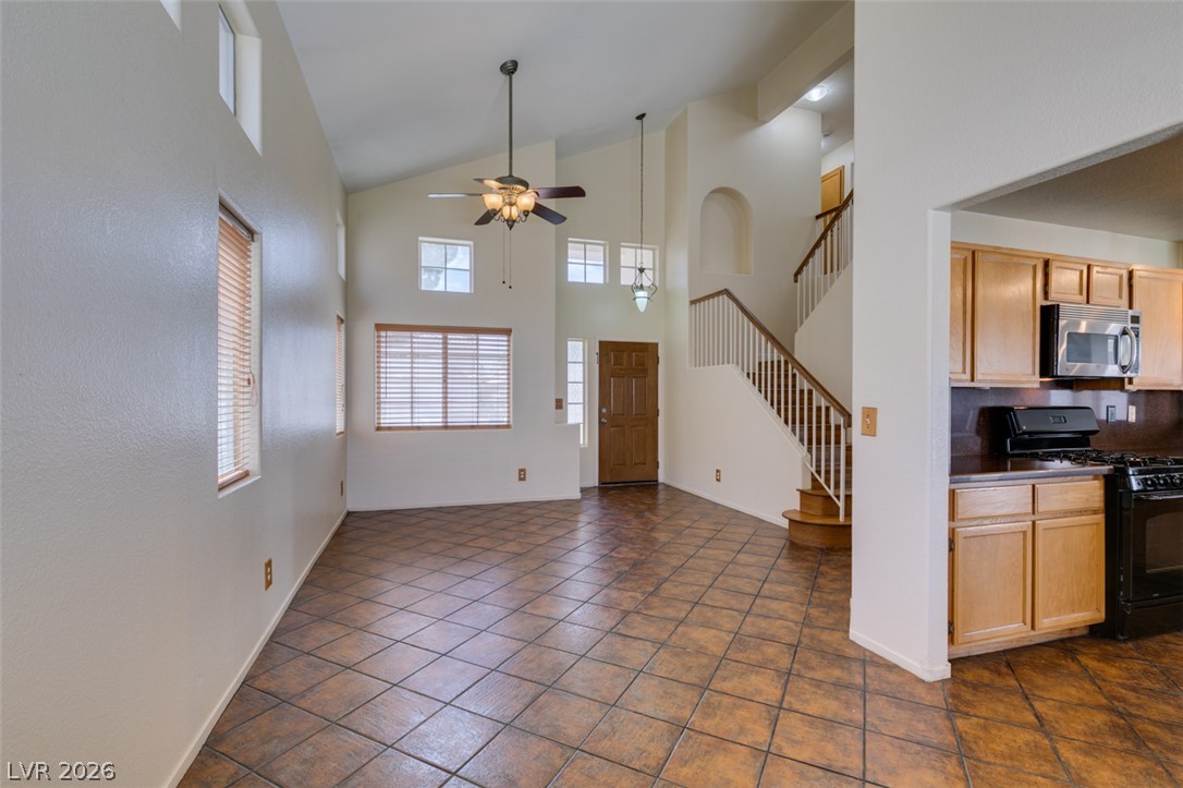 6804 White Lakes Avenue Las Vegas NV 89130