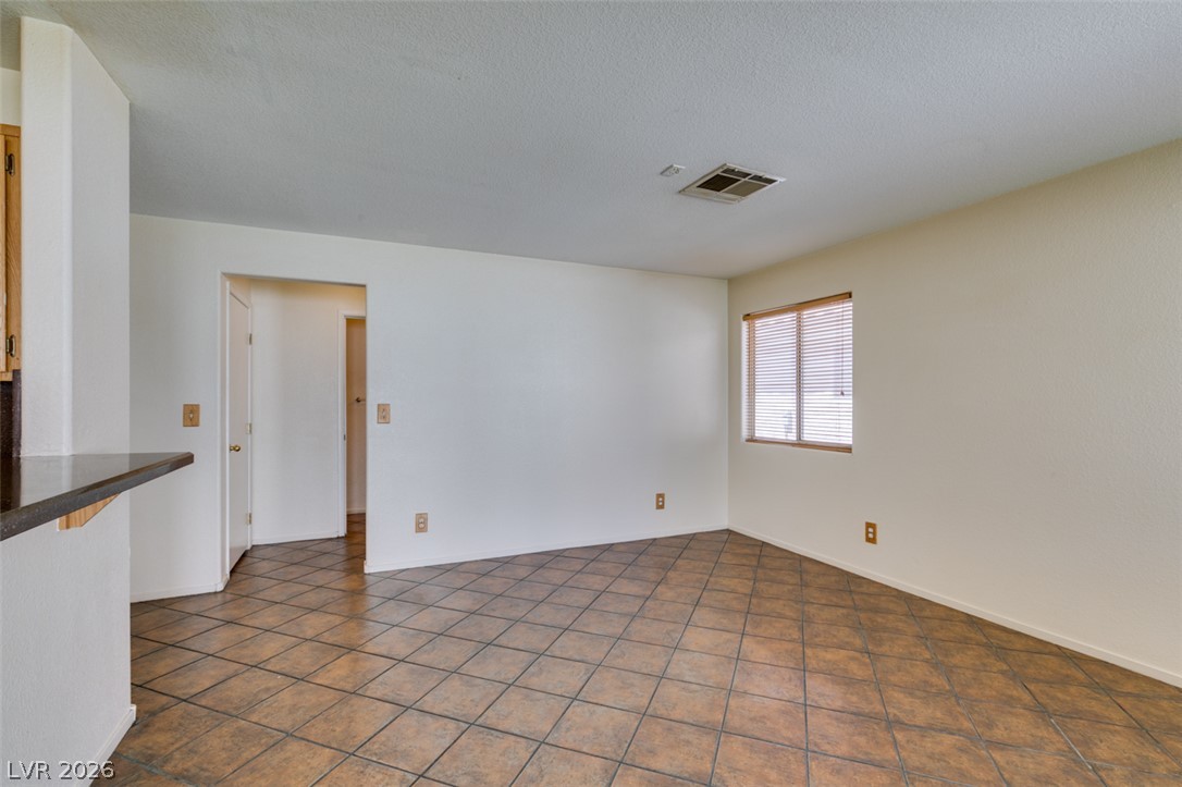 6804 White Lakes Avenue Las Vegas NV 89130