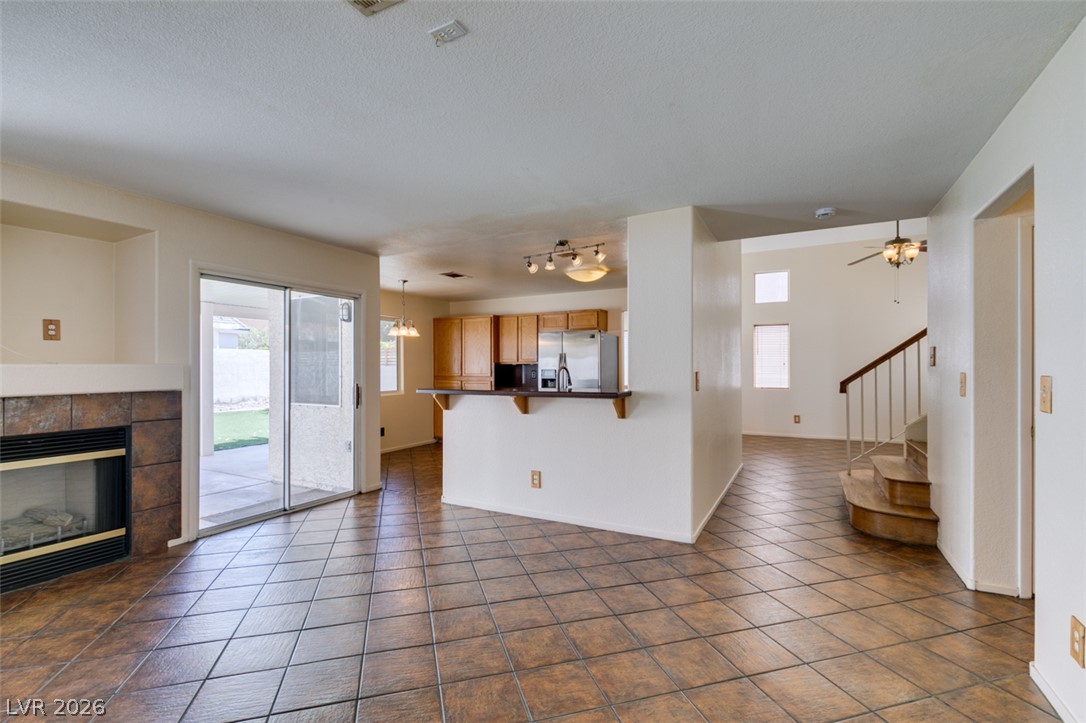6804 White Lakes Avenue Las Vegas NV 89130
