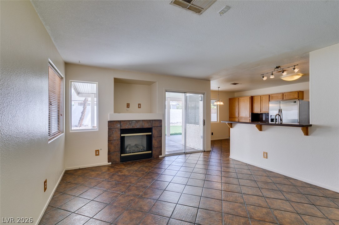 6804 White Lakes Avenue Las Vegas NV 89130