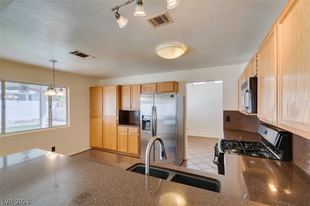 6804 White Lakes Avenue Las Vegas NV 89130