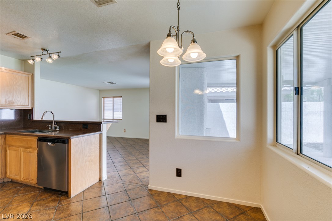 6804 White Lakes Avenue Las Vegas NV 89130