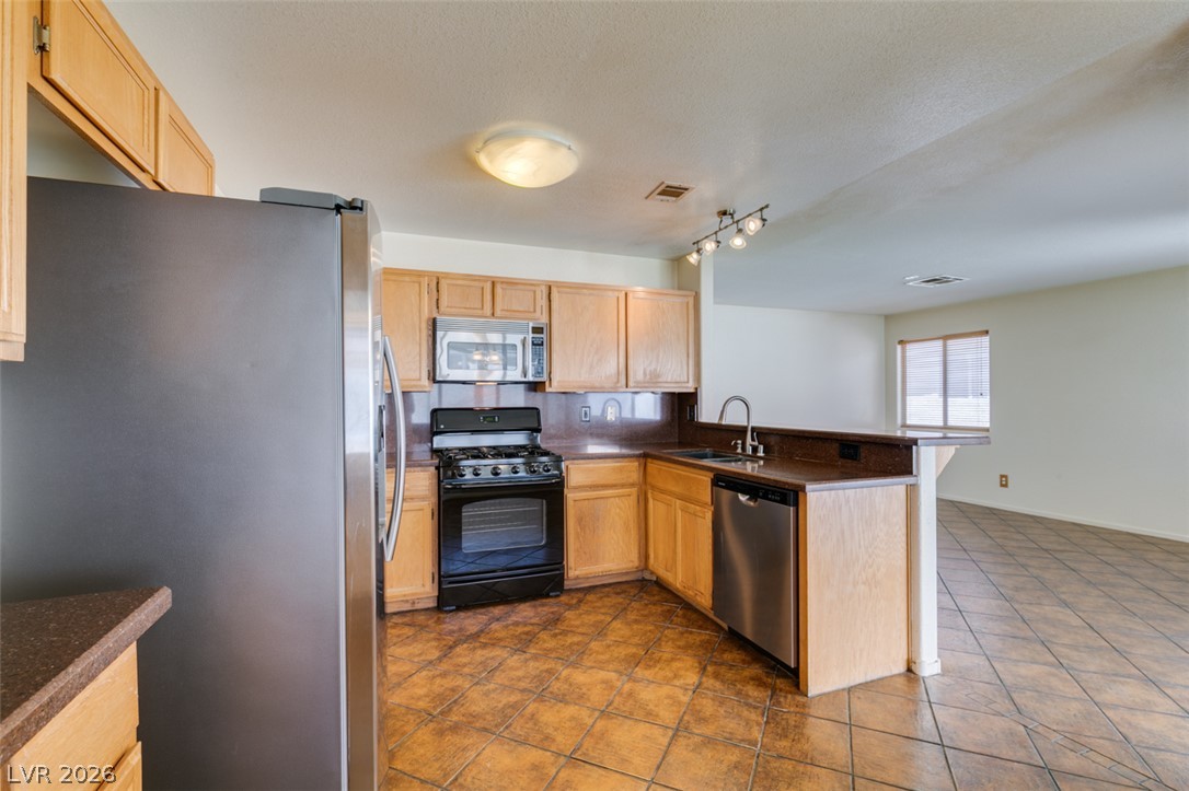 6804 White Lakes Avenue Las Vegas NV 89130
