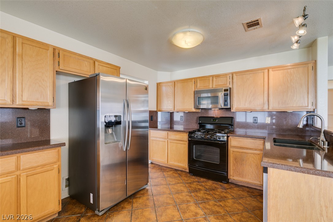 6804 White Lakes Avenue Las Vegas NV 89130