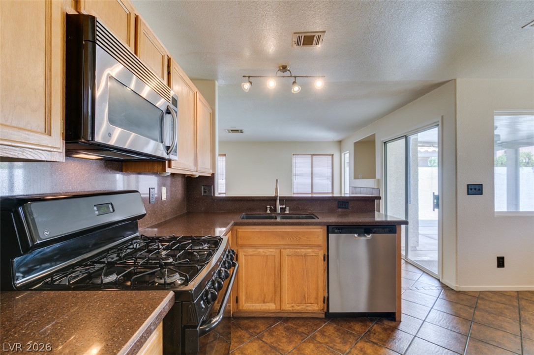 6804 White Lakes Avenue Las Vegas NV 89130