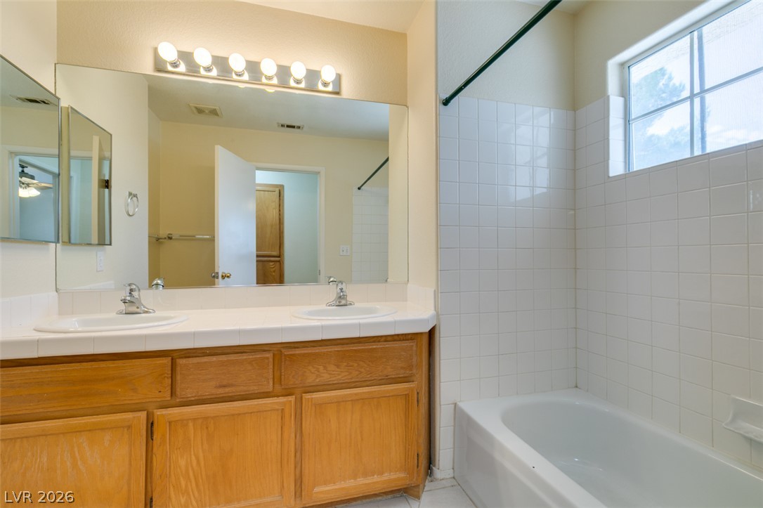 6804 White Lakes Avenue Las Vegas NV 89130