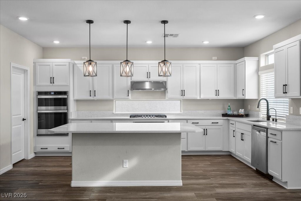 7077 Sunland Hills Avenue Las Vegas NV 89113