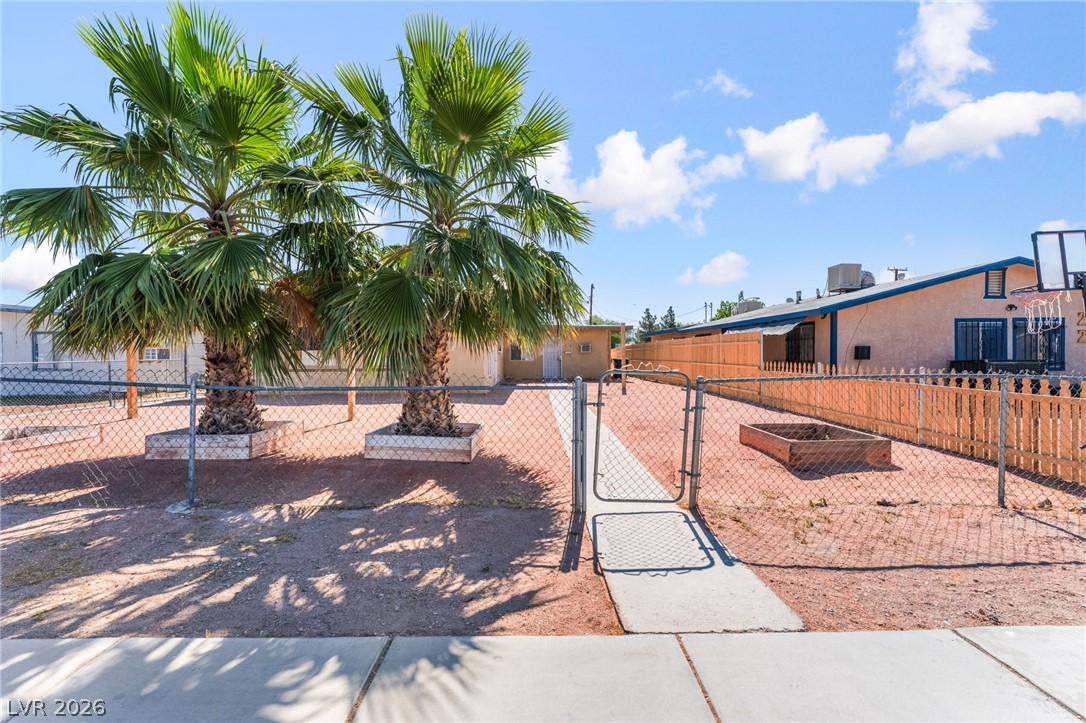 2104 White Street North Las Vegas NV 89030