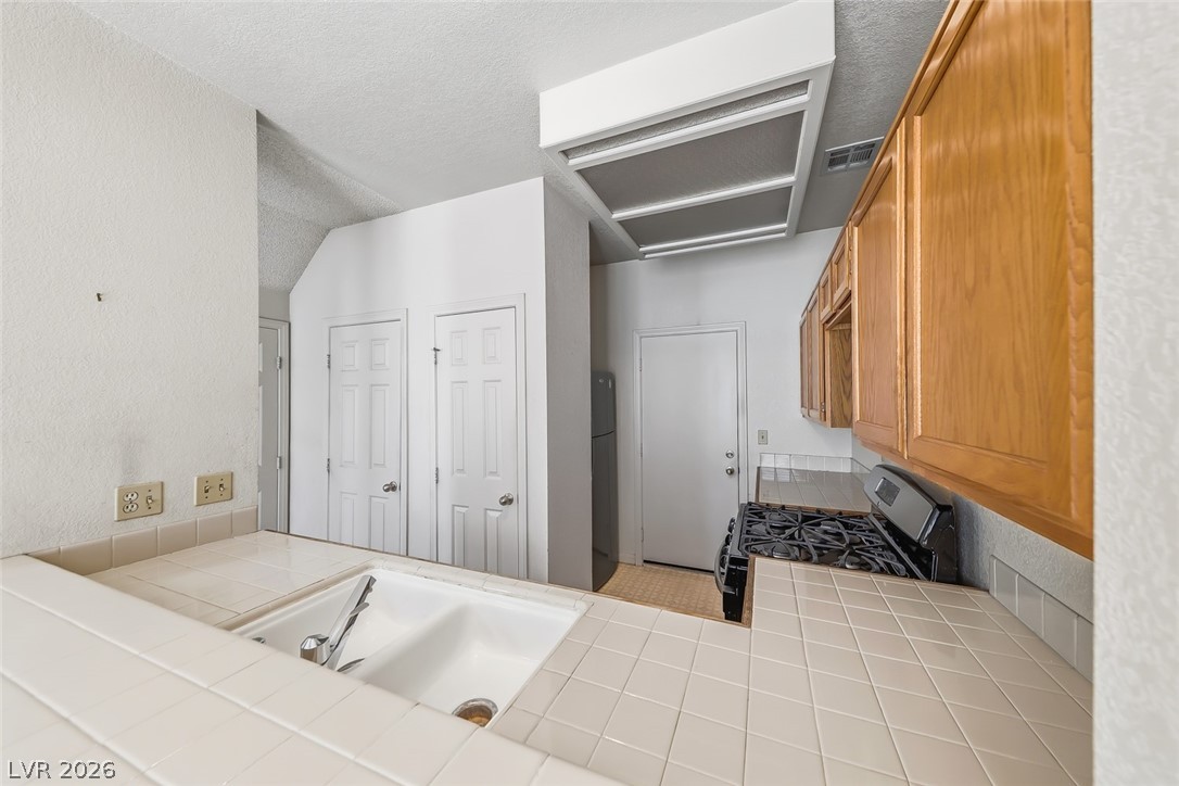 4987 Strauss Drive Las Vegas NV 89146