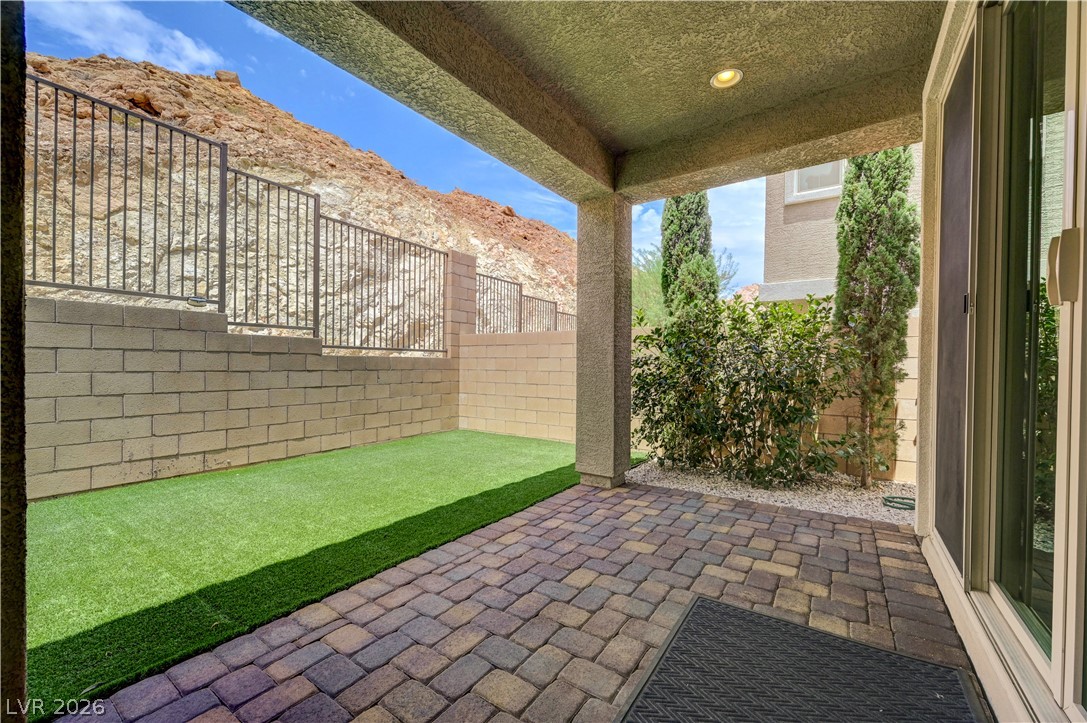 81 Moon Hill Drive Henderson NV 89011