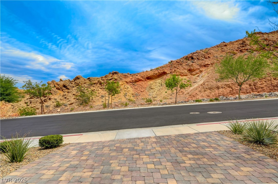 81 Moon Hill Drive Henderson NV 89011