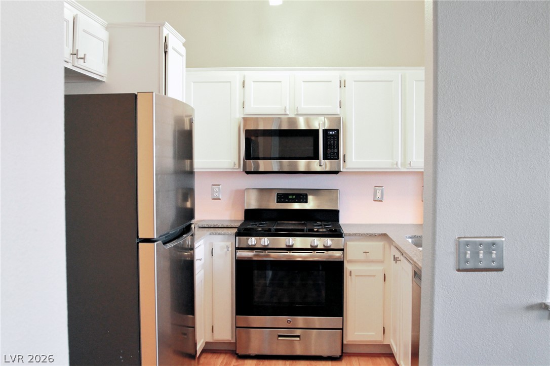 1347 Silver Sierra Street Las Vegas NV 89128