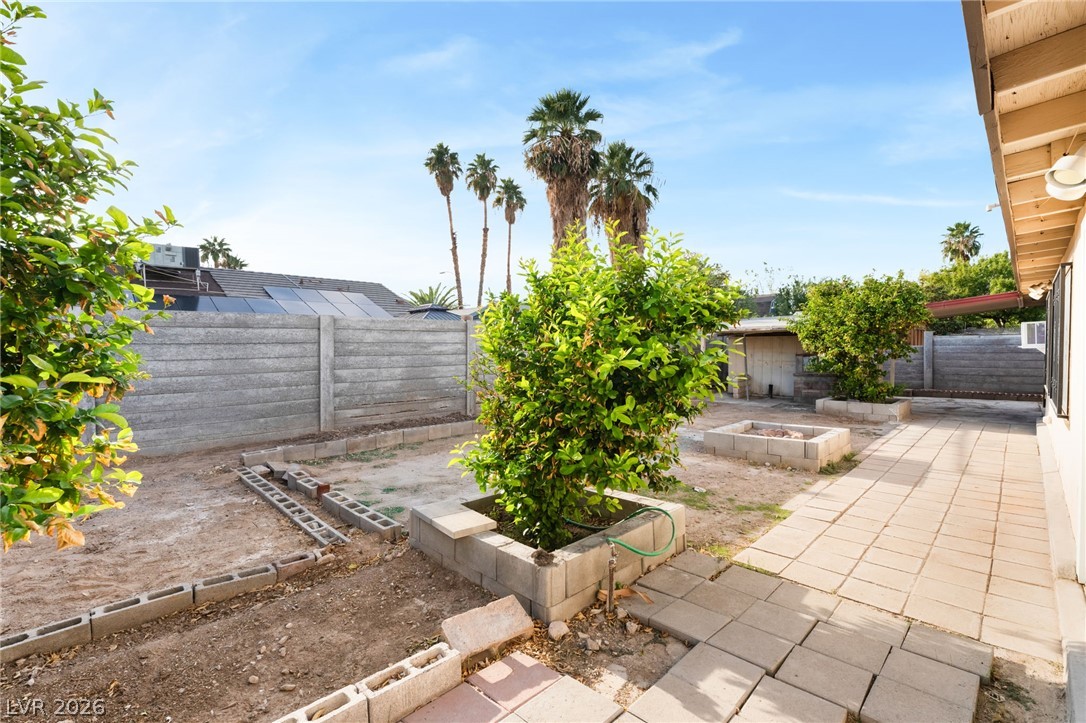 204 Samantha Street Las Vegas NV 89110