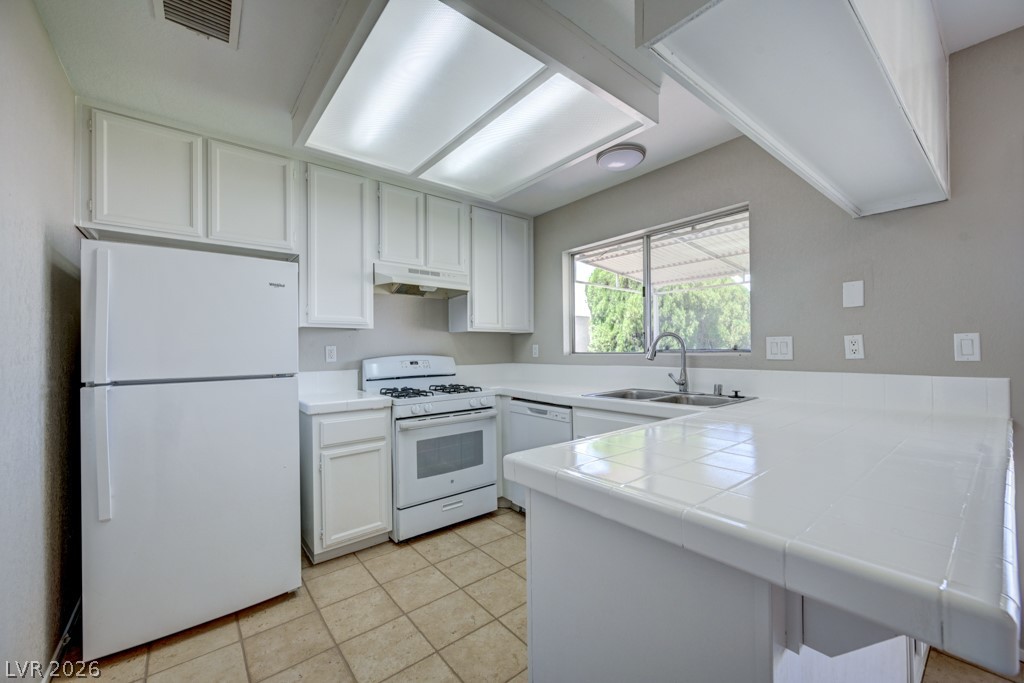 2414 Muirfield Avenue Henderson NV 89074