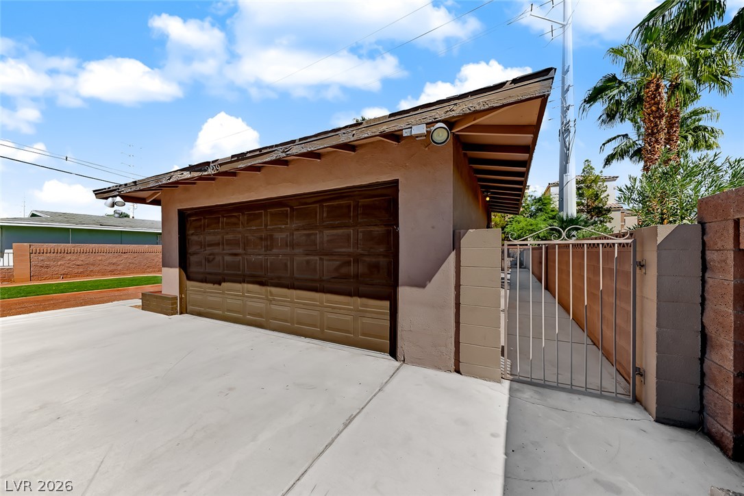 229 Shadow Lane Las Vegas NV 89106