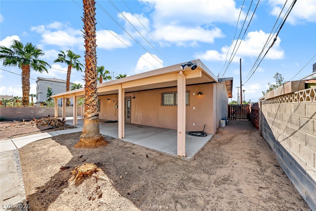 229 Shadow Lane Las Vegas NV 89106