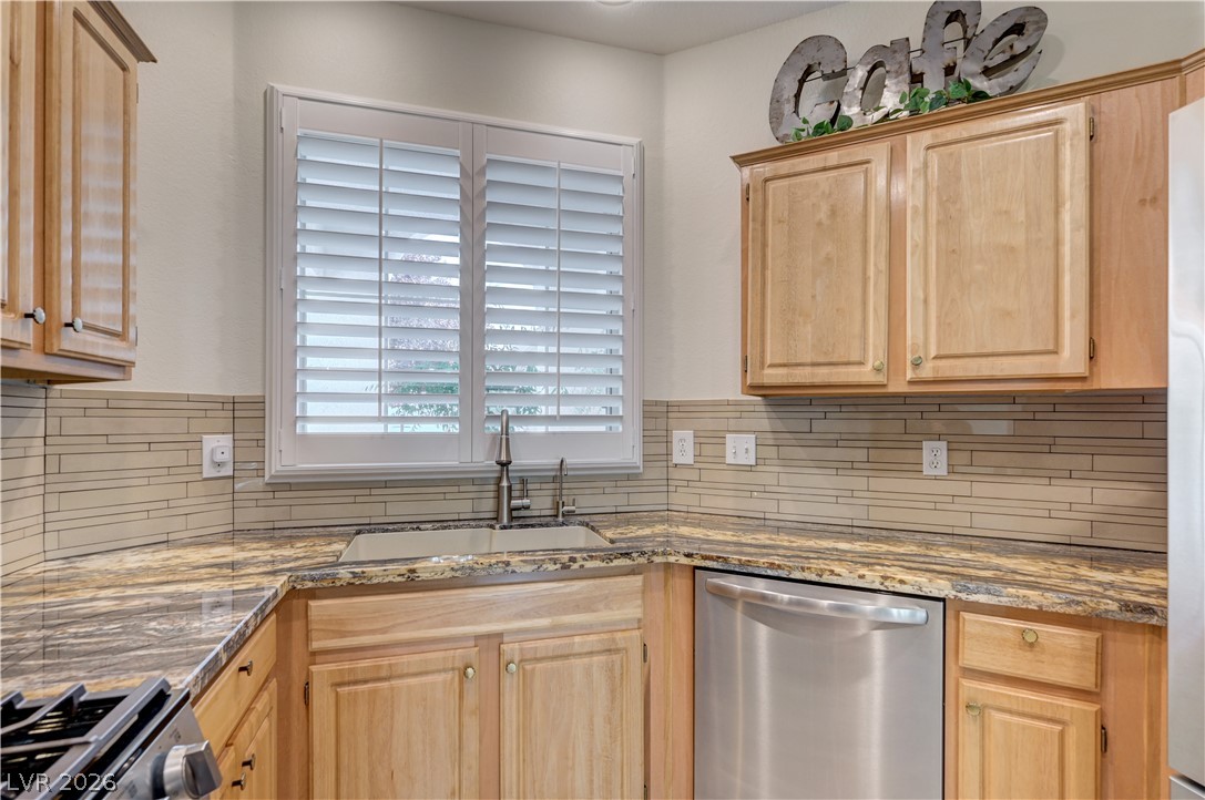 8792 Crystal Port Avenue Las Vegas NV 89147