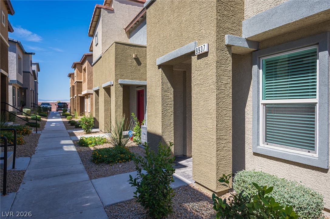 9937 Bumblebee Hills Street Las Vegas NV 89141