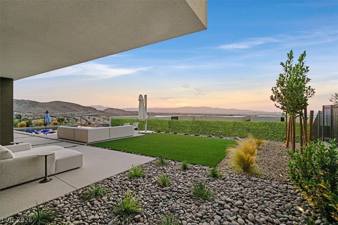 807 Magnum Cliff Court Henderson NV 89012