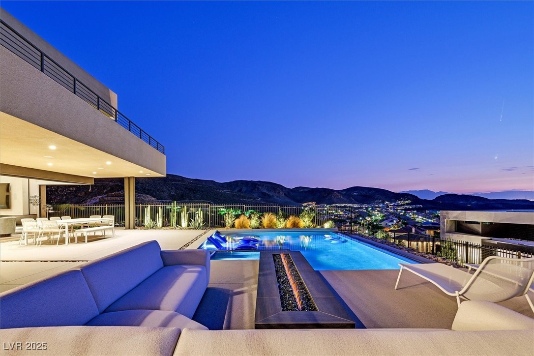 807 Magnum Cliff Court Henderson NV 89012