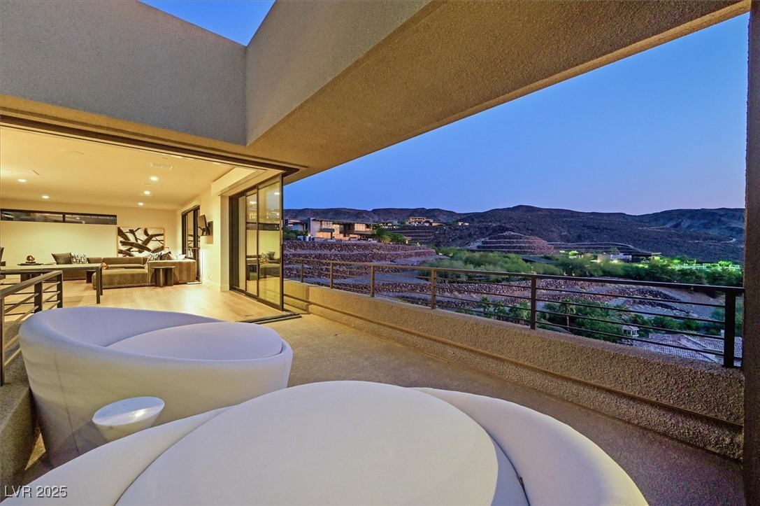 807 Magnum Cliff Court Henderson NV 89012