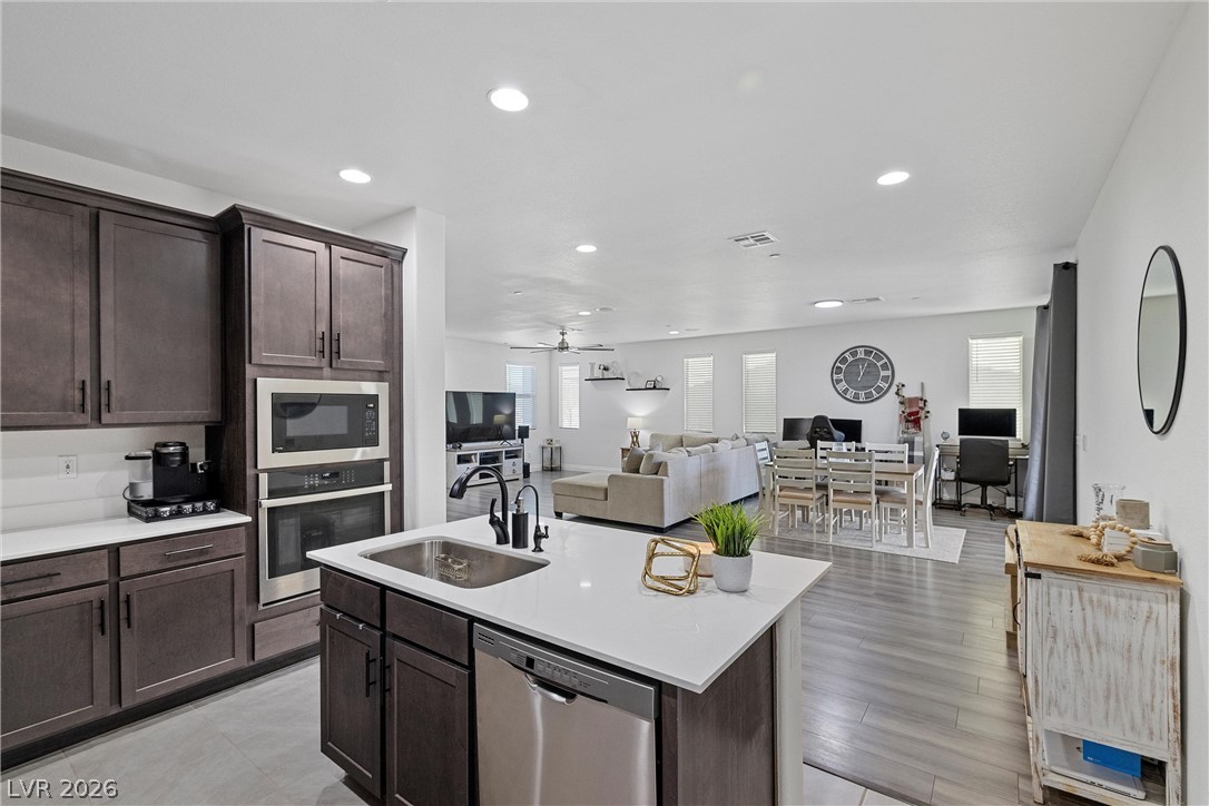 976 East Sunset Road Henderson NV 89011