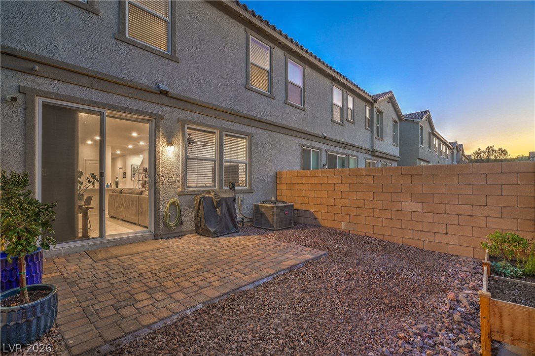 5318 Silver Branch Avenue Las Vegas NV 89118