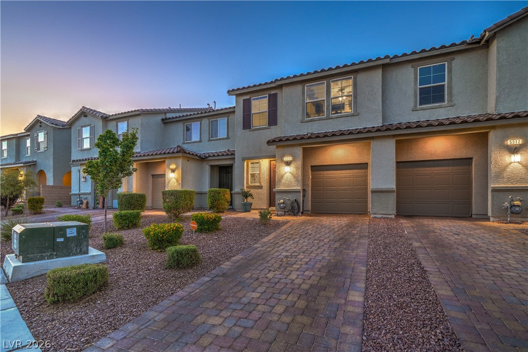 5318 Silver Branch Avenue Las Vegas NV 89118
