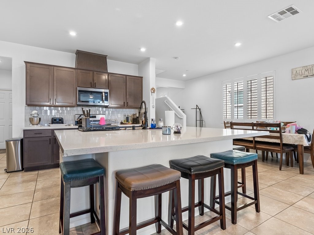6082 Rose Springs Avenue Las Vegas NV 89130