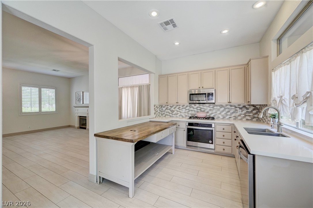 10304 Pacific Summerset Lane Las Vegas NV 89144