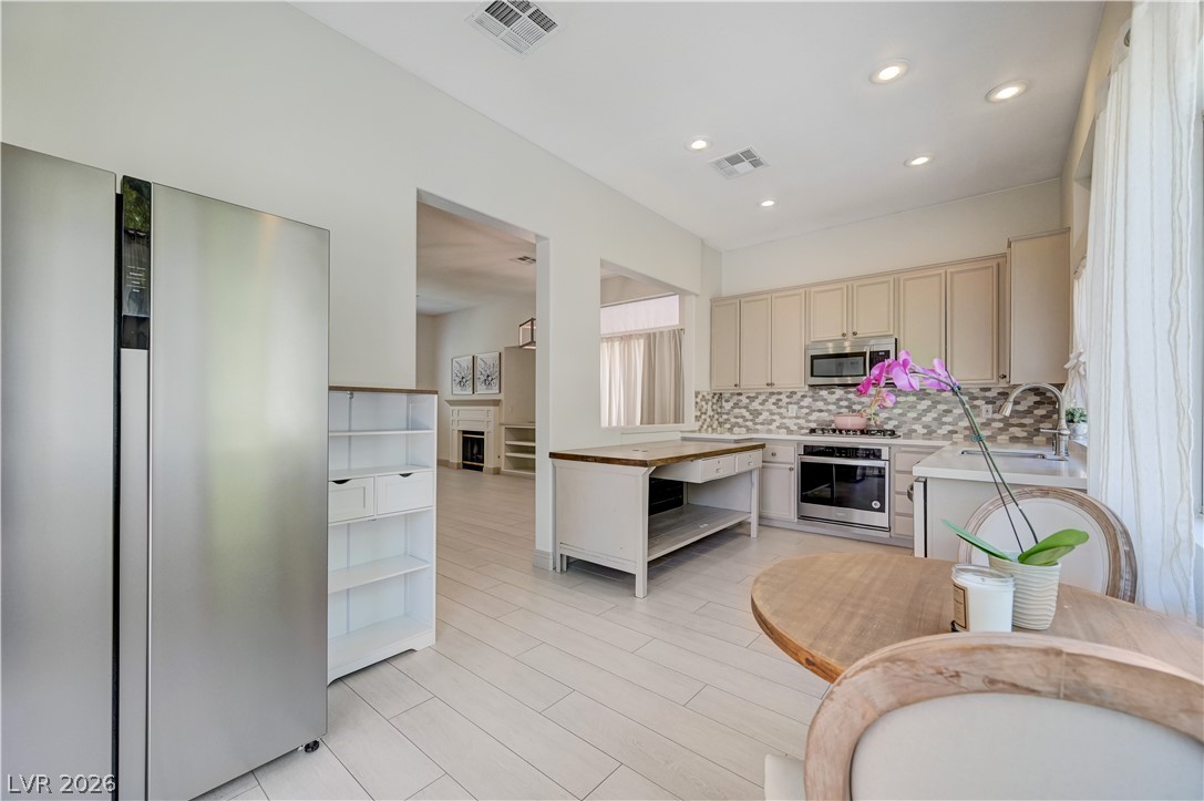 10304 Pacific Summerset Lane Las Vegas NV 89144