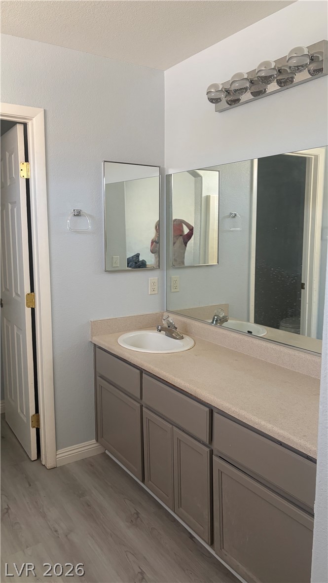 1006 Cliffbrook Hedge Avenue North Las Vegas NV 89081