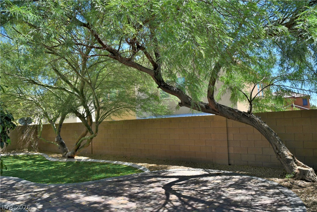712 Oak Hills Course Drive Las Vegas NV 89148
