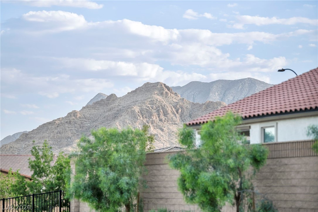 6424 Belgrossa Bend Street Las Vegas NV 89166