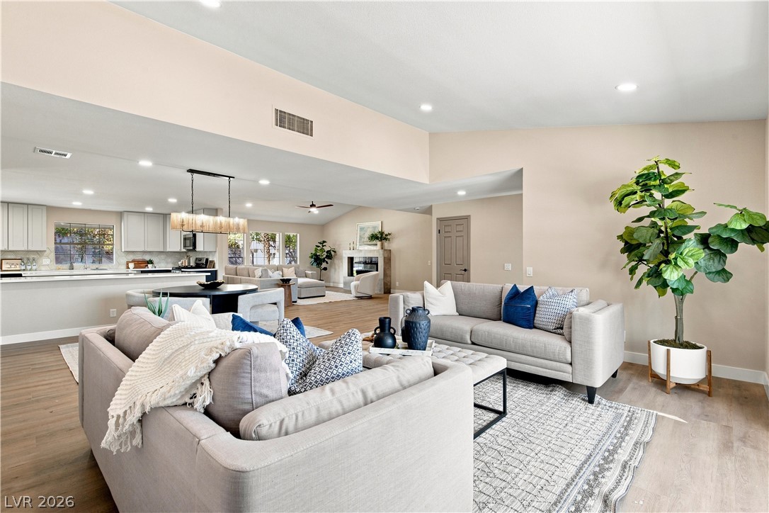 6156 Foxcroft Avenue Las Vegas NV 89108