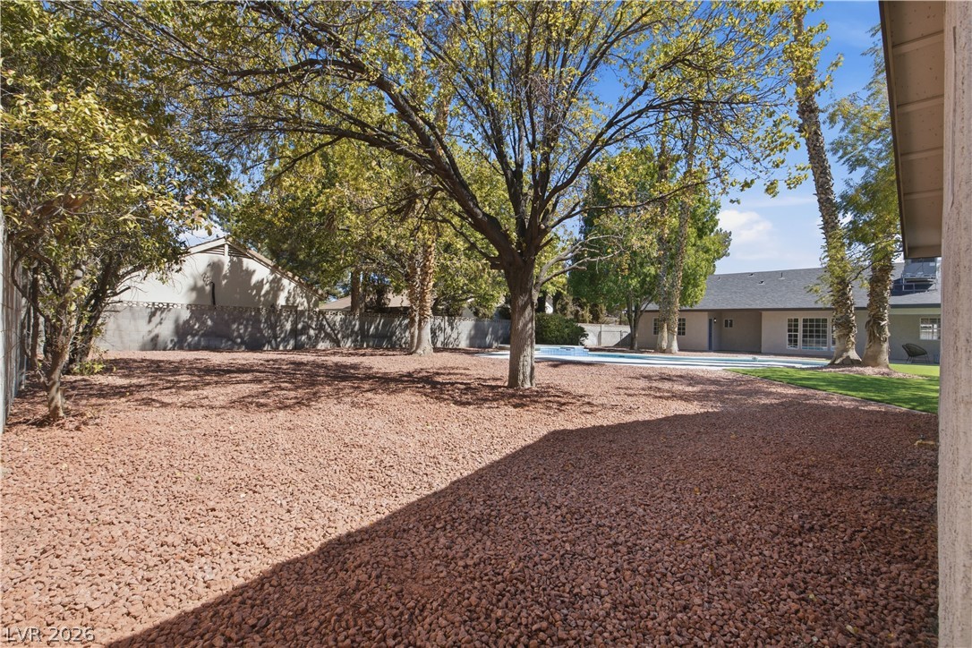 6156 Foxcroft Avenue Las Vegas NV 89108