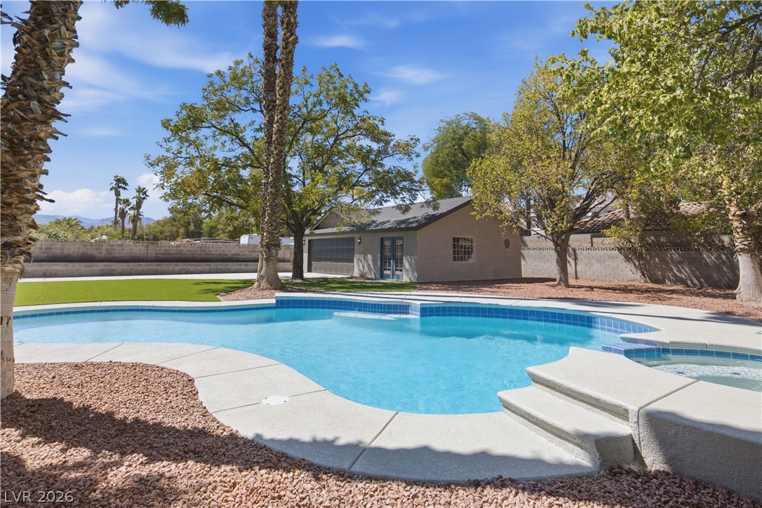6156 Foxcroft Avenue Las Vegas NV 89108