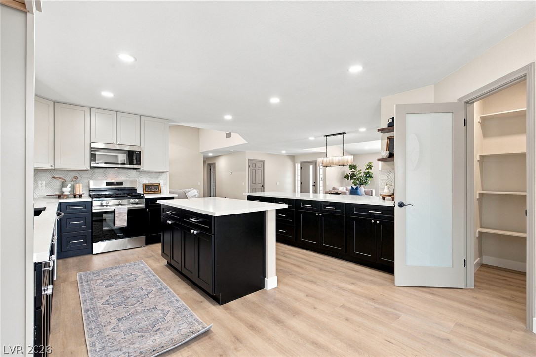 6156 Foxcroft Avenue Las Vegas NV 89108