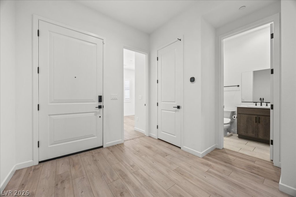 8971 Coastal Oaks Street Las Vegas NV 89166