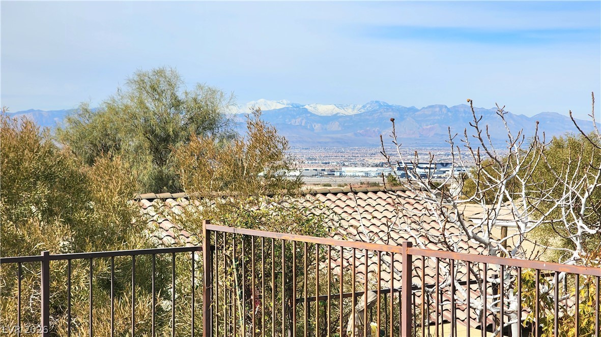 2077 Wildwood Lake Street Henderson NV 89052